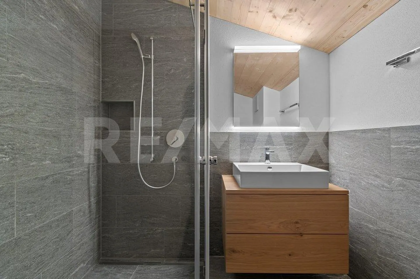 Energy-conscious living! Garglas.ch - 4½-room penthouse apartment E11 with A... - Photo 7 of 13