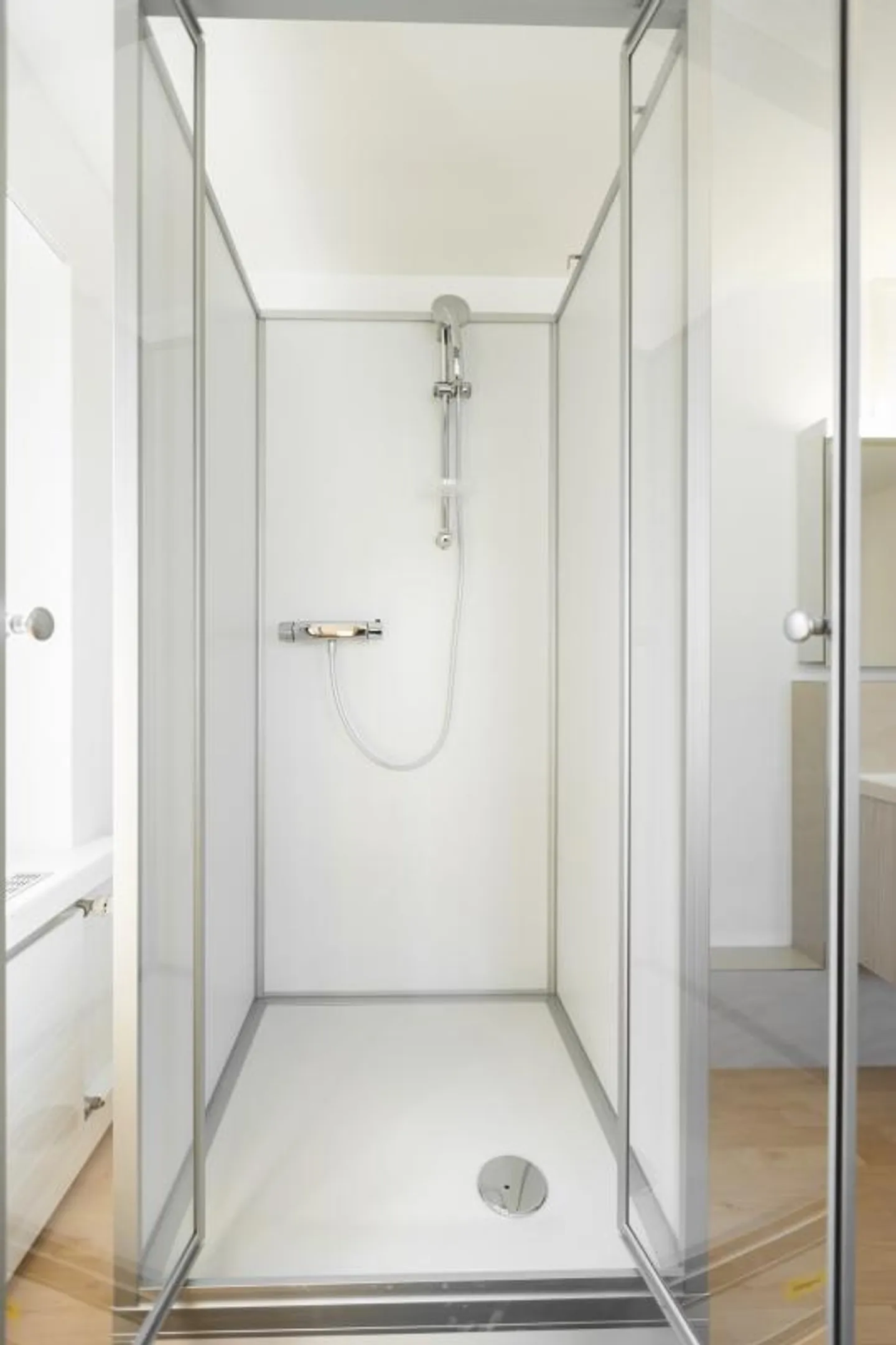 schöne, möblierte Zimmer - Foto 3 von 6