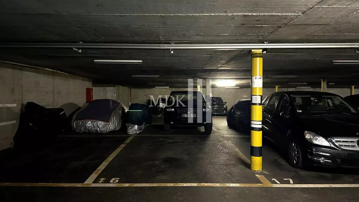 Innenparkplatz in Monthey - Foto 1 von 2