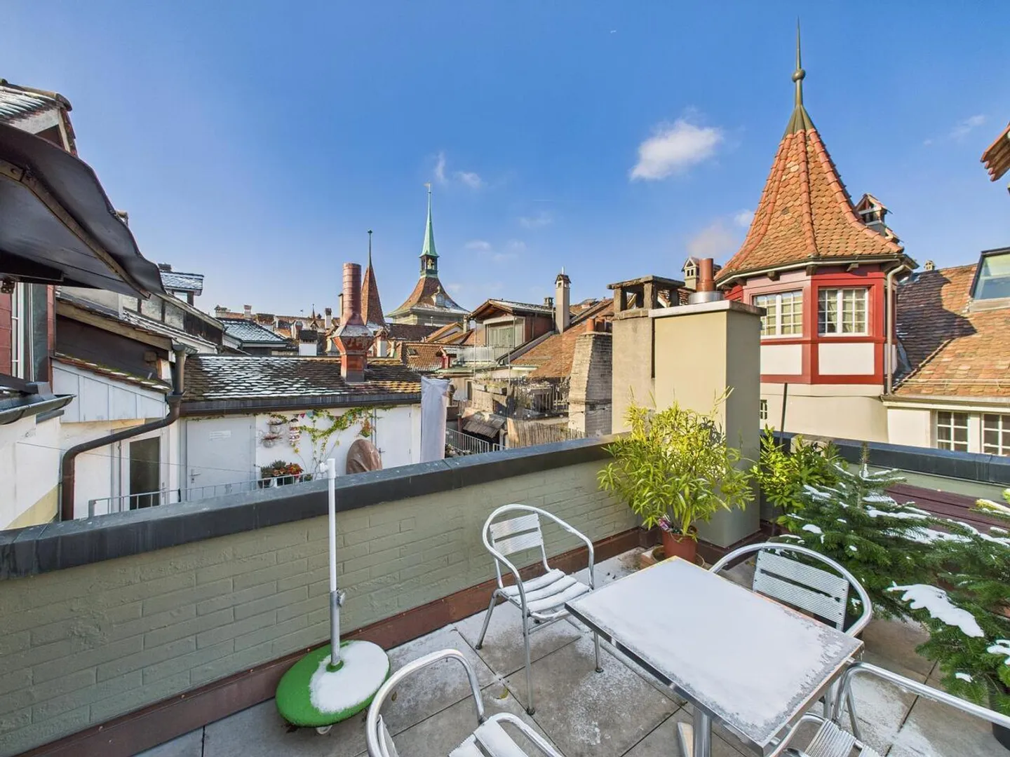 APPARTEMENT DANS LA VILLE ANCIENNE AVEC BEAUCOUP DE CHARME - Photo 1 sur 6