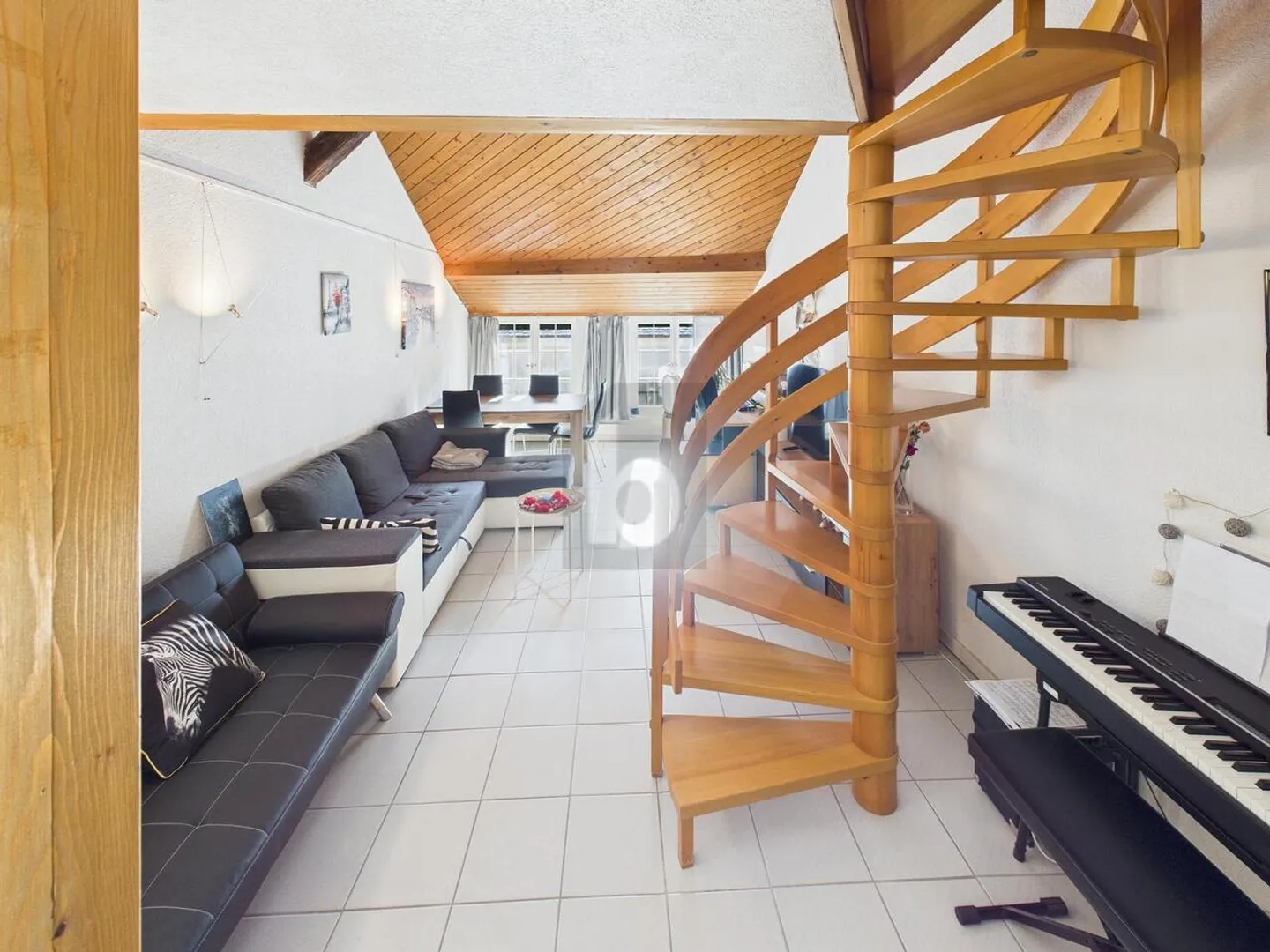 APPARTEMENT DANS LA VILLE ANCIENNE AVEC BEAUCOUP DE CHARME - Photo 3 sur 6