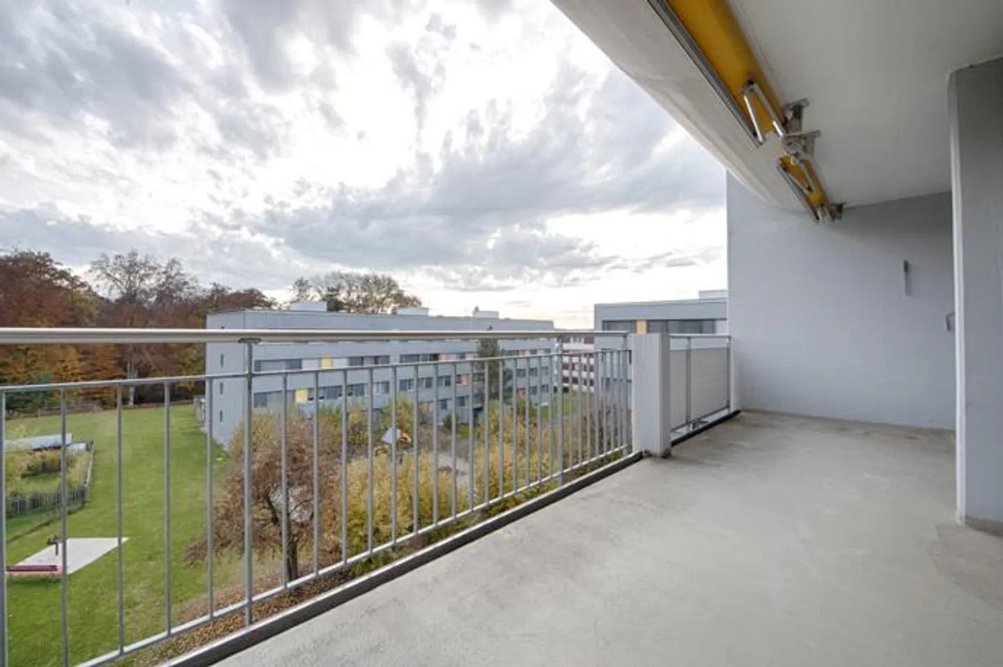 RENT WITHOUT DEPOSIT - Quiet residential area in the green - Photo 5 of 7