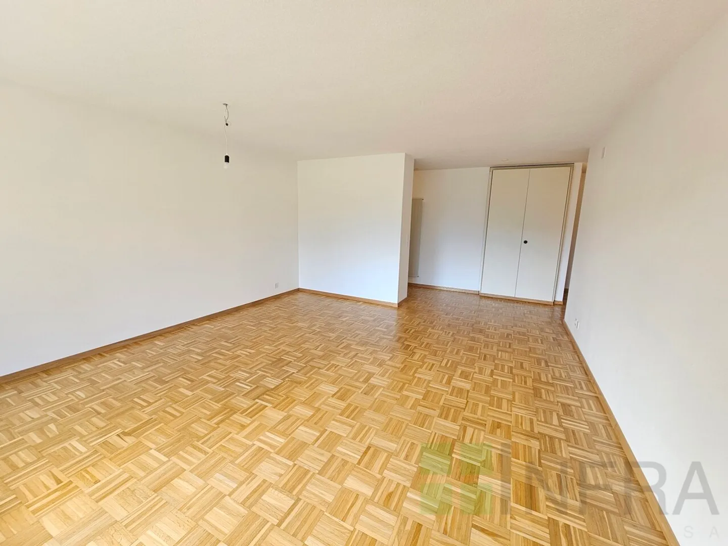 3.5 Room Apartment - Photo 3 of 17