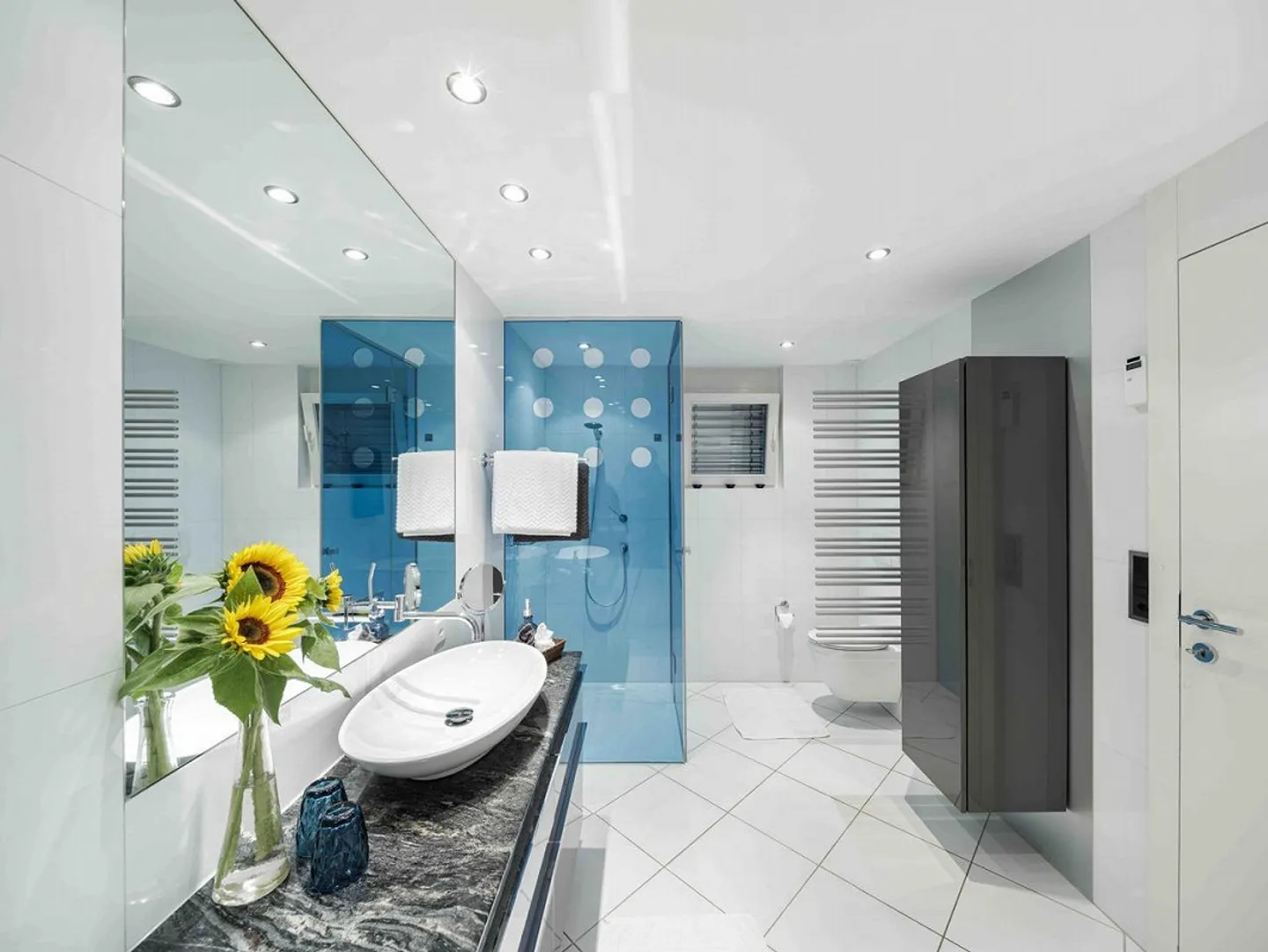 Exklusive Villa mit spektakulärer See- und Bergsicht - Photo 20 of 30