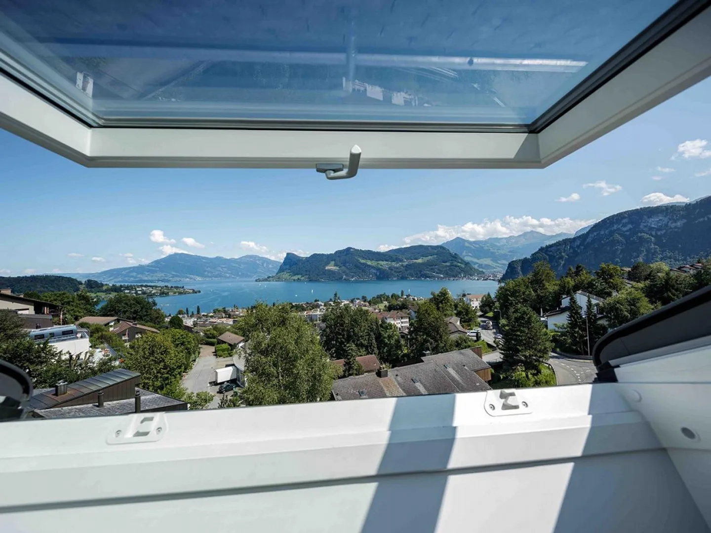 Exklusive Villa mit spektakulärer See- und Bergsicht - Photo 22 of 30