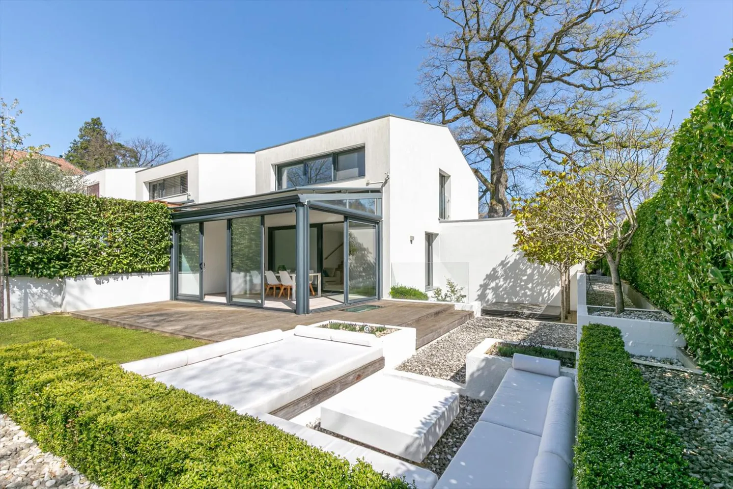 Villa 6 Zimmer - Foto 1 von 7