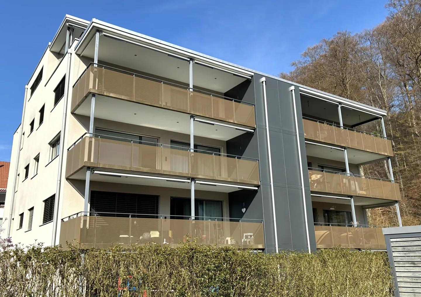 For sale: modern 4.5 room apartment in a central and very quiet location - Photo 2 of 16