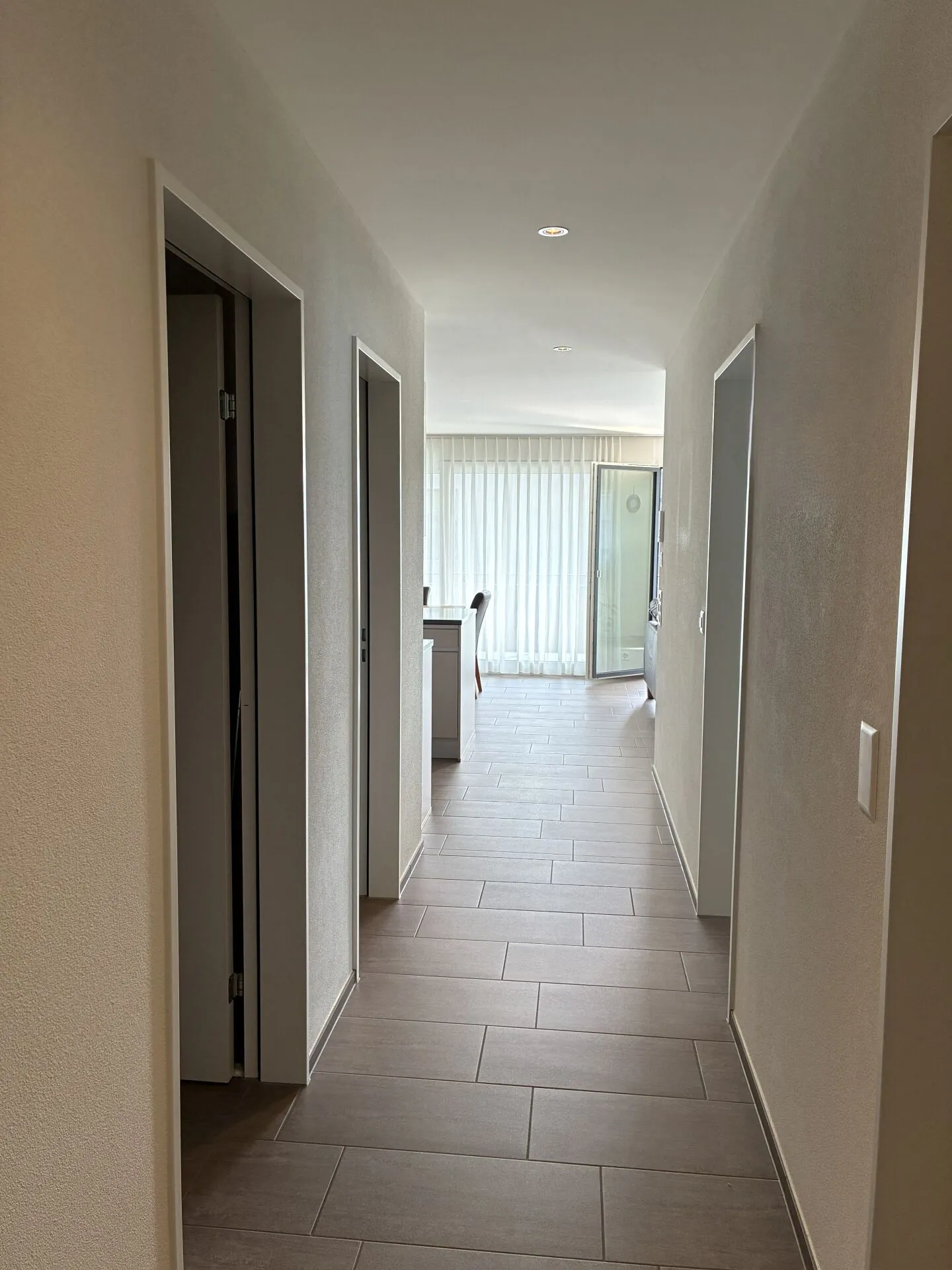 For sale: modern 4.5 room apartment in a central and very quiet location - Photo 4 of 16