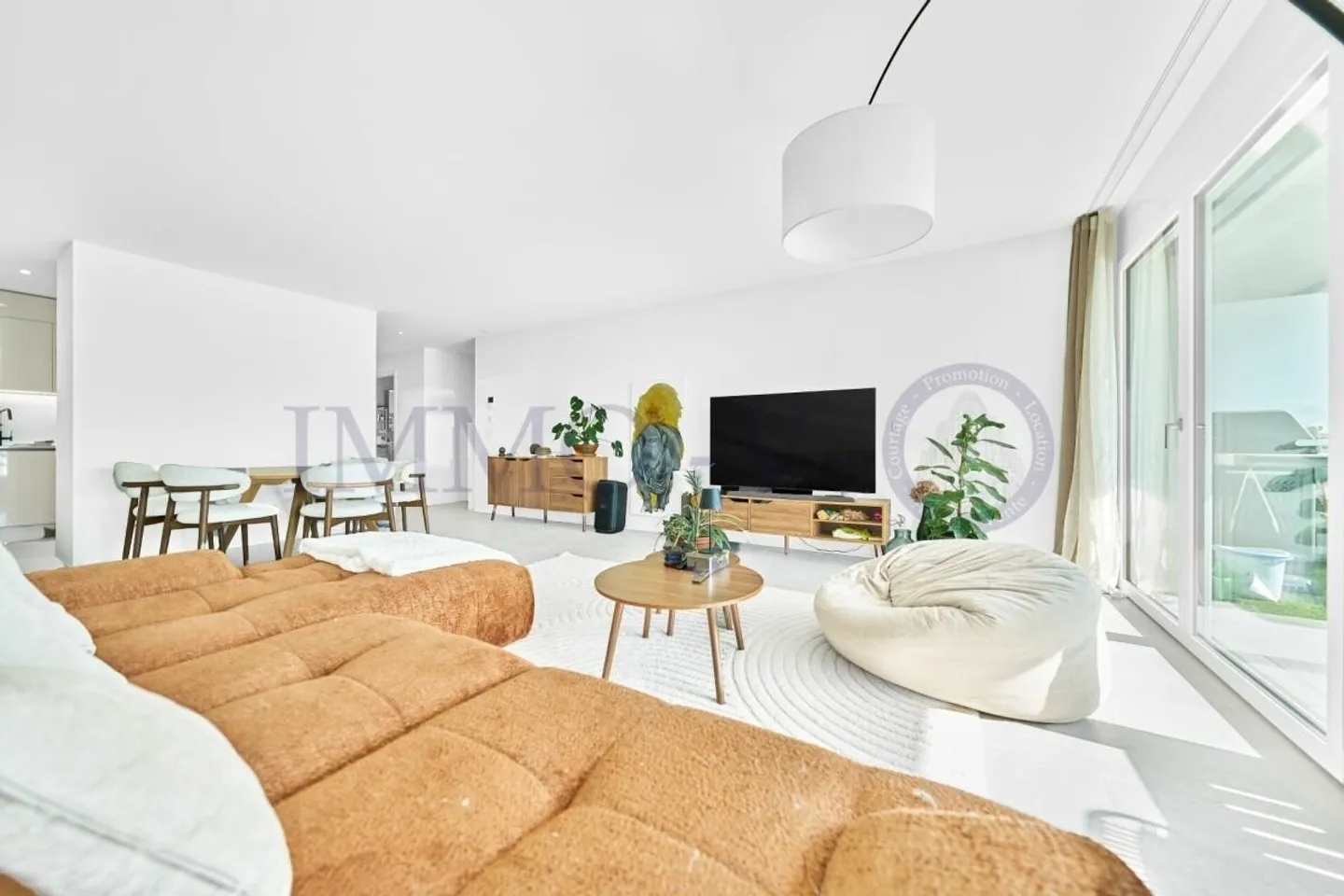 CONTEMPORANEO DI ALTO LIVELLO CON GRANDE BALCONE - Foto 2 di 7