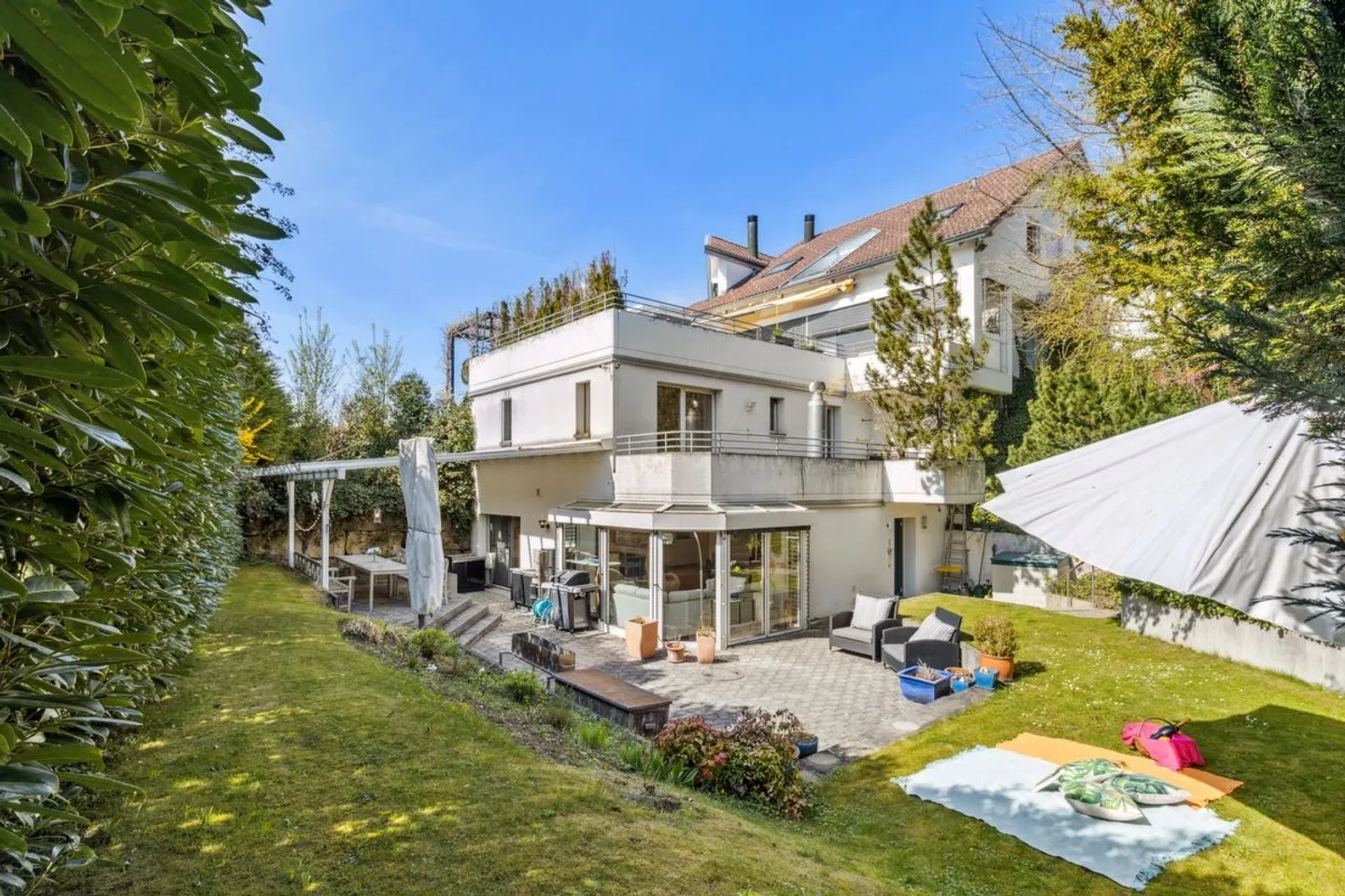 FERIENFEELING ZU HAUSE - IHR PRIVATES GARTENPARADIES--VACATION FEELING AT HOME - YOUR PRIVATE GARDEN PARADISE - Foto 4 von 13