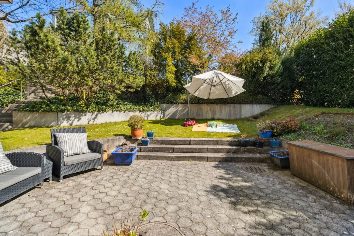 FERIENFEELING ZU HAUSE - IHR PRIVATES GARTENPARADIES--VACATION FEELING AT HOME - YOUR PRIVATE GARDEN PARADISE - Foto 6 von 13