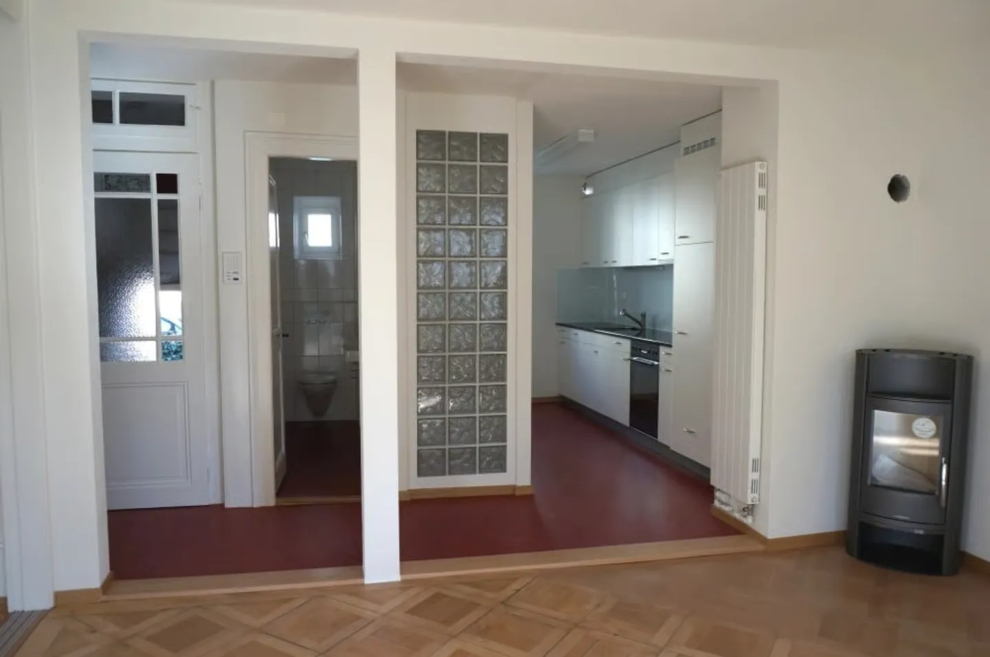 Renovated 3-room old building apartment with balcony - Photo 2 of 25