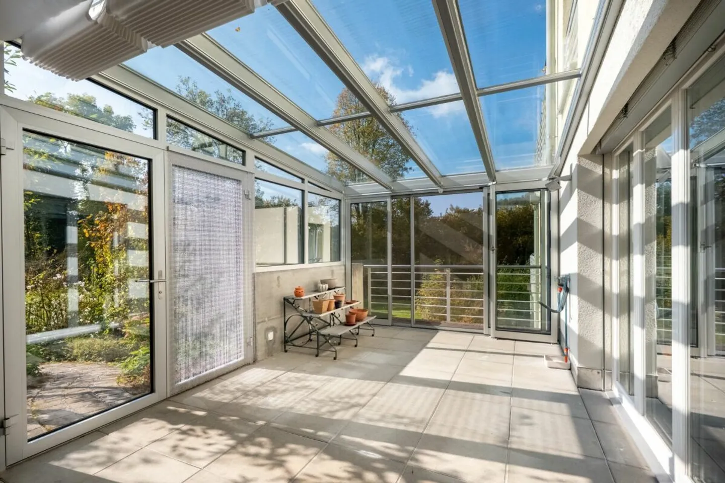 Vivere a contatto con la natura - tranquillità, luce e qualità della vita nell'Oberland zurighese - Foto 8 di 10