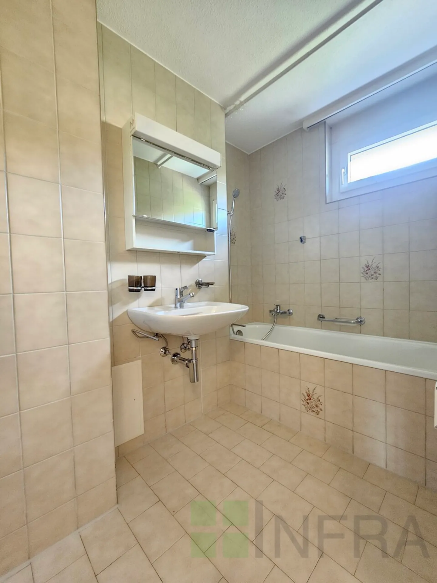 3.5 Room Apartment - Photo 10 of 17