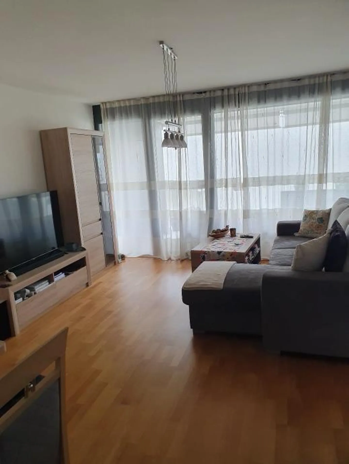 Modernes 3.5-Zimmer-Apartment - Foto 2 von 9