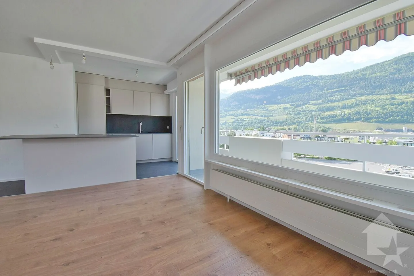 Renovated Apartment with Garden - Photo 4 of 14