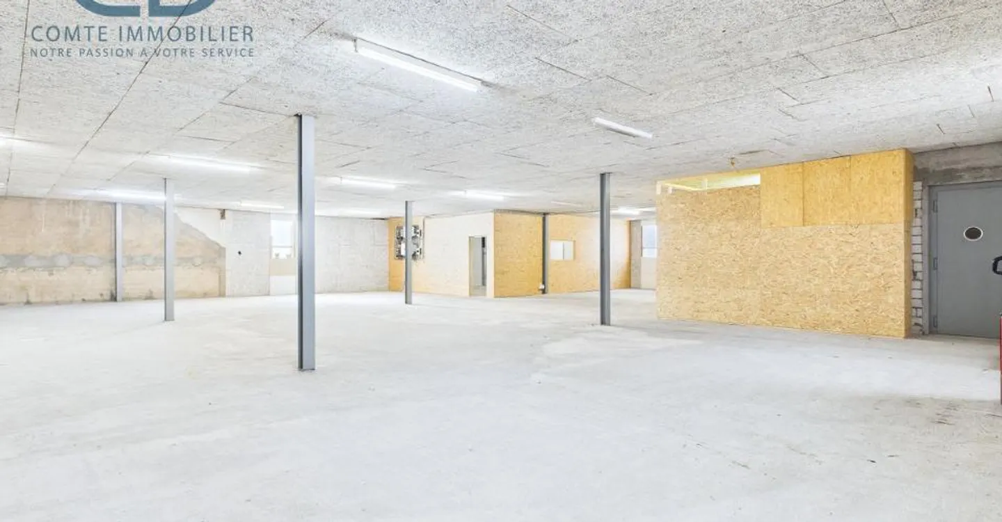 367 m2 storage space for rent in the center of Courgenay - Photo 4 of 6