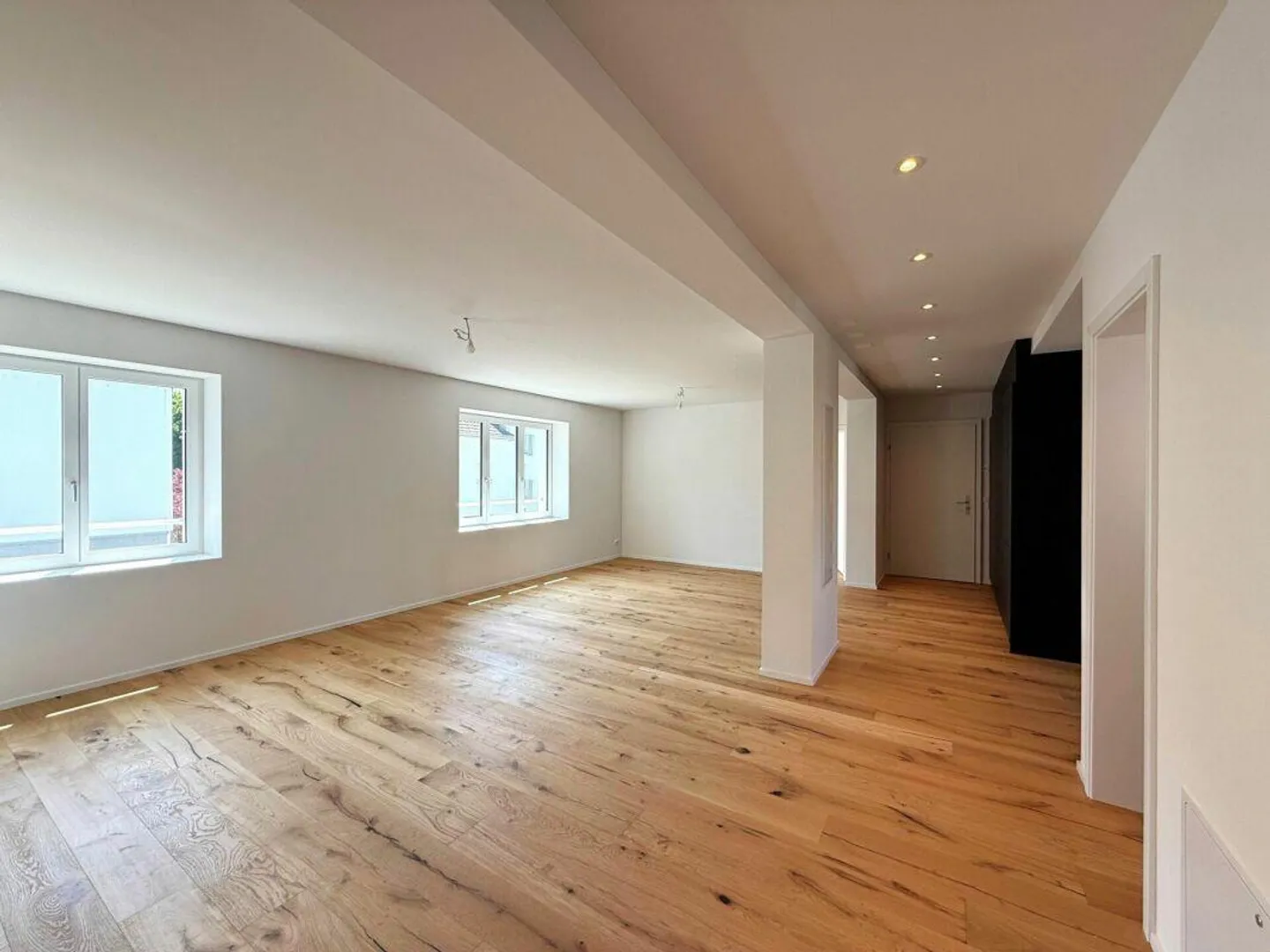 Completely renovated 4.5-room ground floor apartment in the heart of Romanshorn - Photo 4 of 9