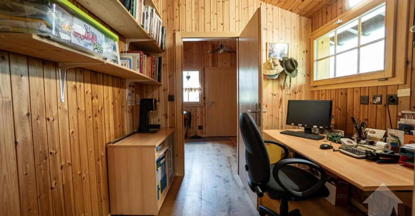 Adorabile chalet con bel giardino, garage doppio e viste splendide - Foto 8 di 11