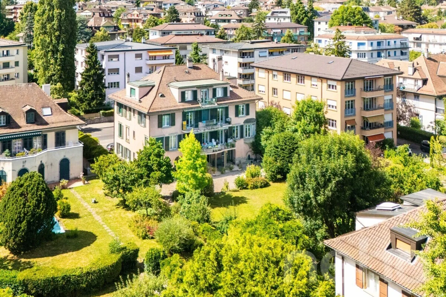 Appartamento caratteristico al piano giardino nel cuore di Losanna - Foto 1 di 12