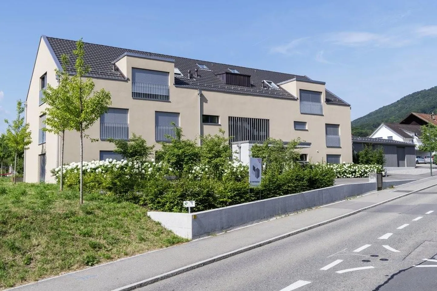 Appartamento moderno di 3,5 locali con area giardino - Foto 1 di 8