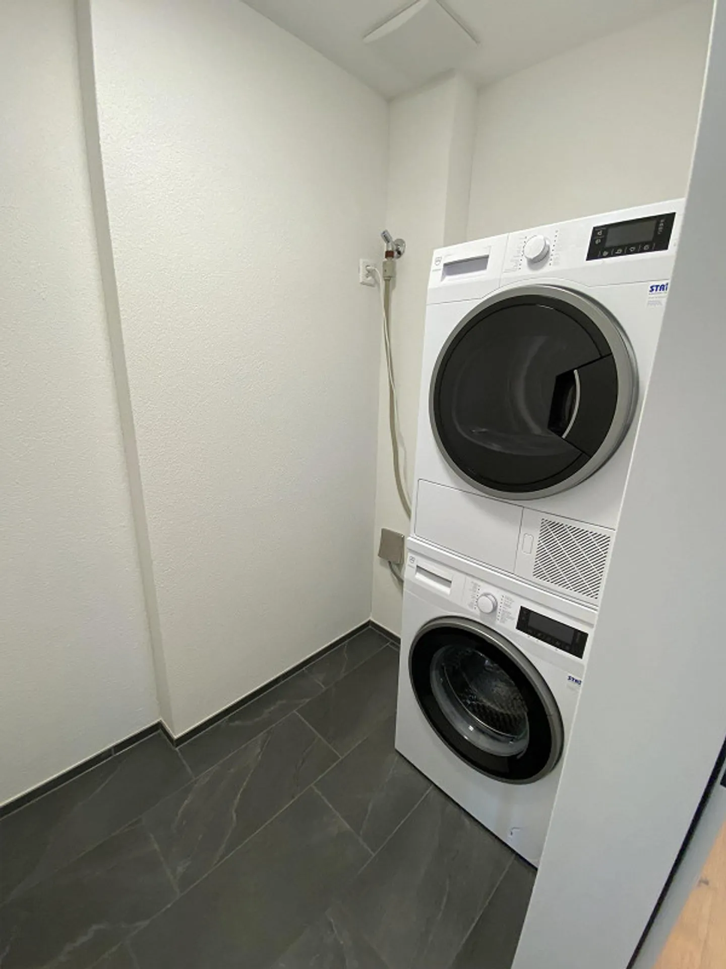 Exclusive residential location and apartment for rent in Altenrhein - Photo 8 of 9