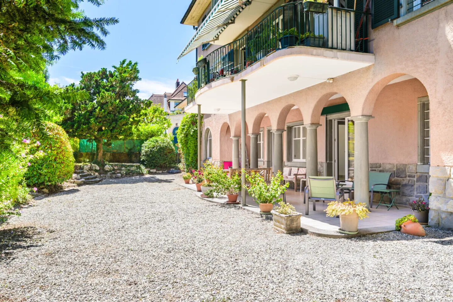 Appartamento caratteristico al piano giardino nel cuore di Losanna - Foto 8 di 12