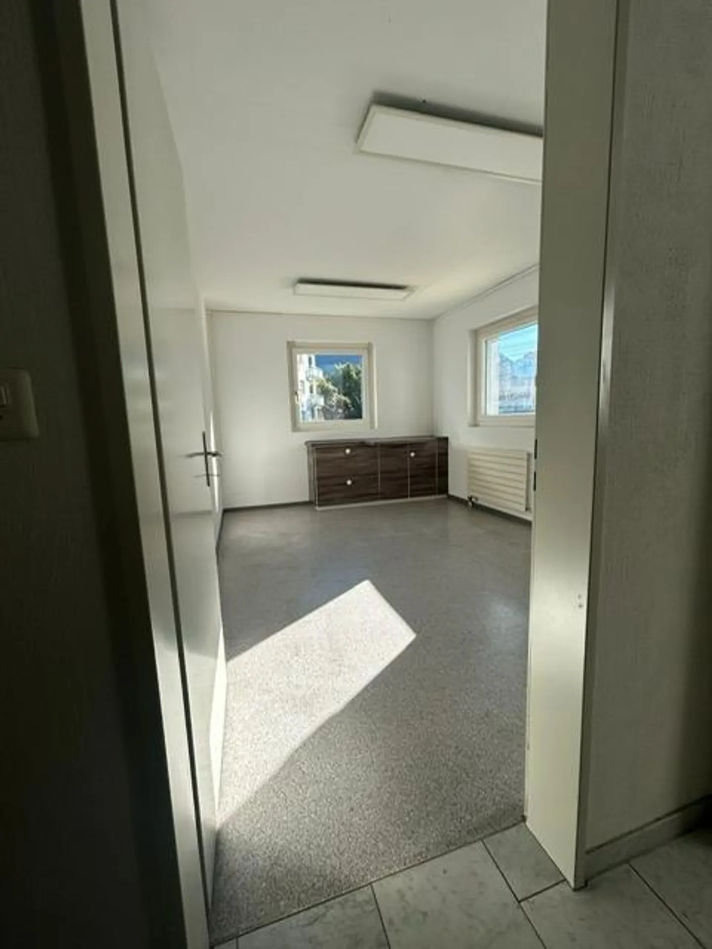 Representative Office Spaces - Photo 5 of 7