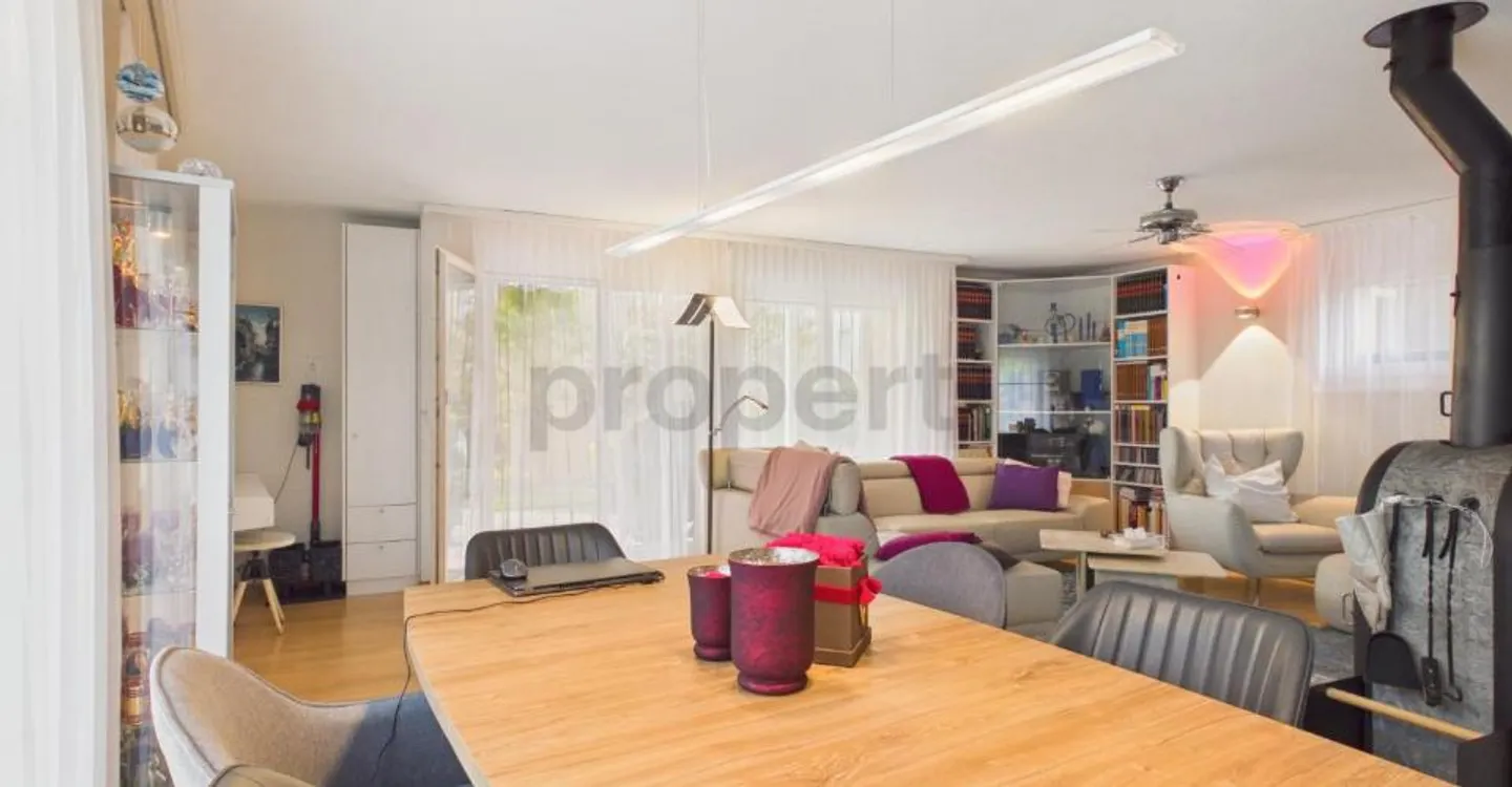 Geräumiges Familienhaus mit Garten - Foto 3 von 10