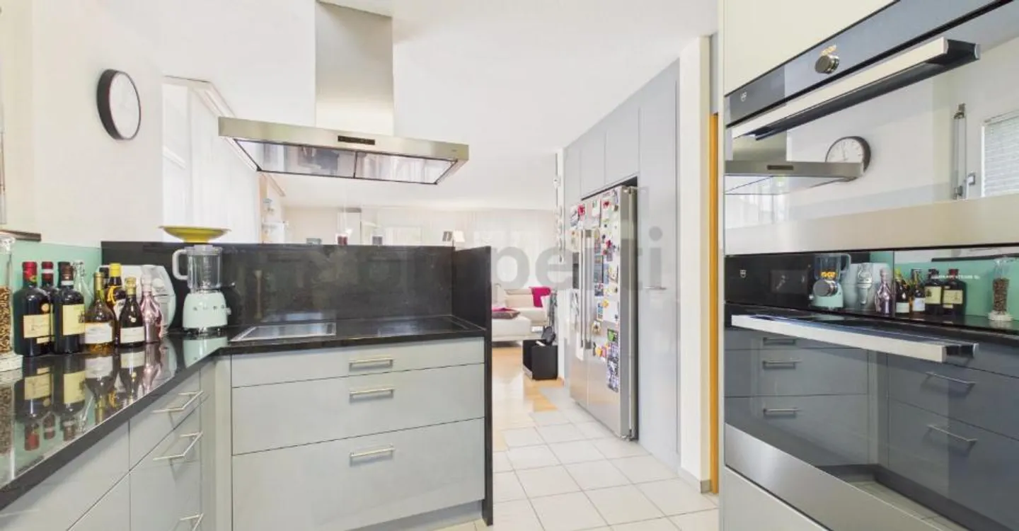 Geräumiges Familienhaus mit Garten - Foto 4 von 10