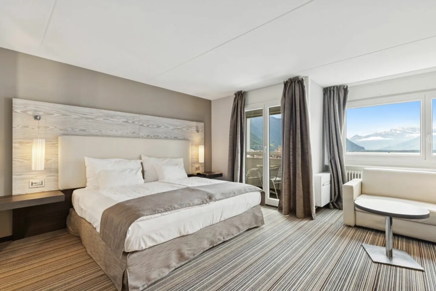 OPPORTUNITÀ ATTRATTIVA PER GLI INVESTITORI A MONTREUX - Foto 2 di 8