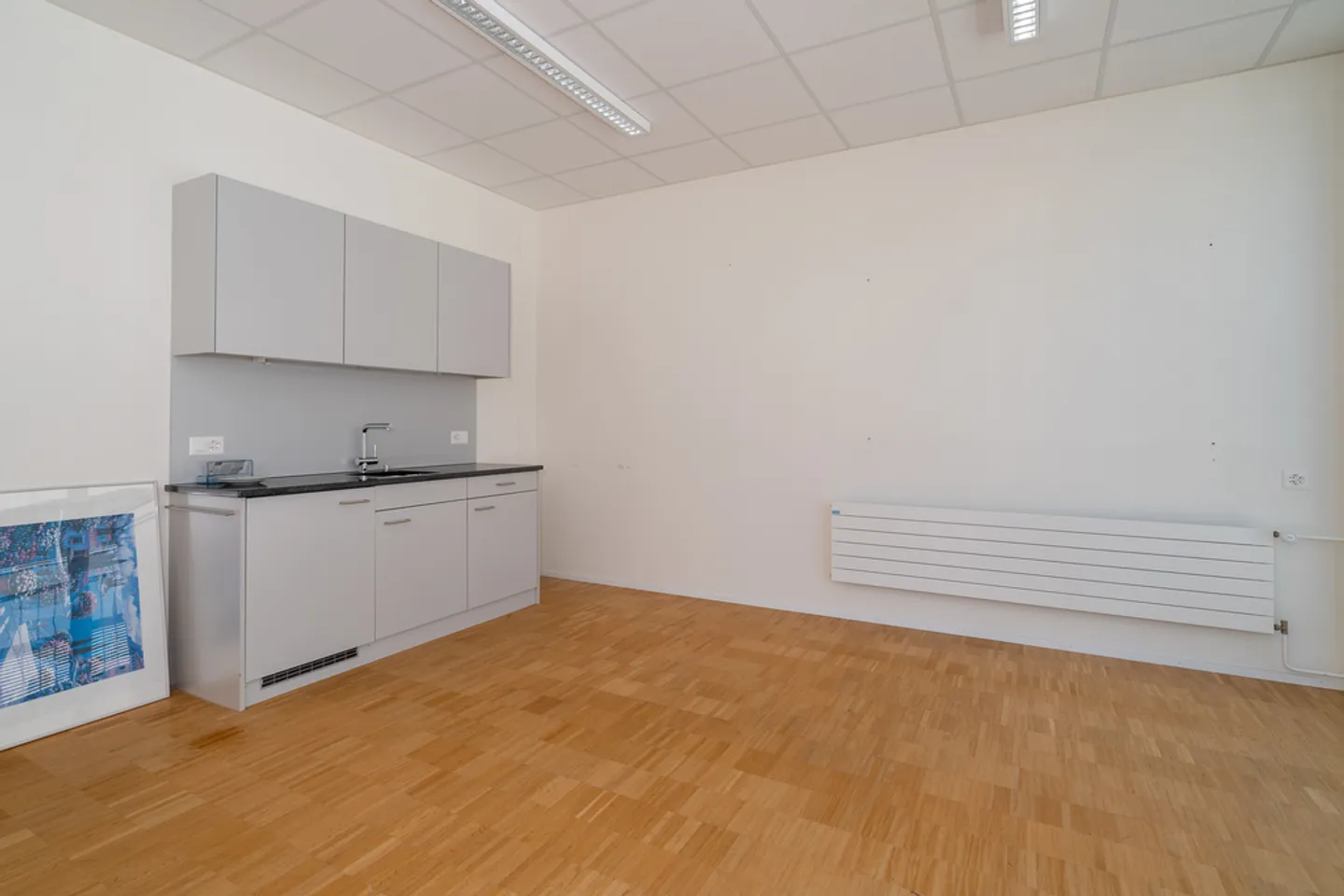 Gewerbe- und Büroräumlichkeiten warten auf neue Mieter - Foto 8 von 8