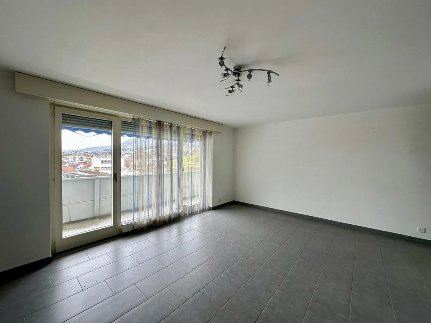 Appartamento Incantevole con Balconi - Foto 2 di 7