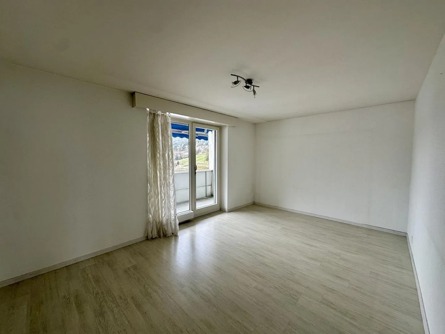 Appartamento Incantevole con Balconi - Foto 6 di 7