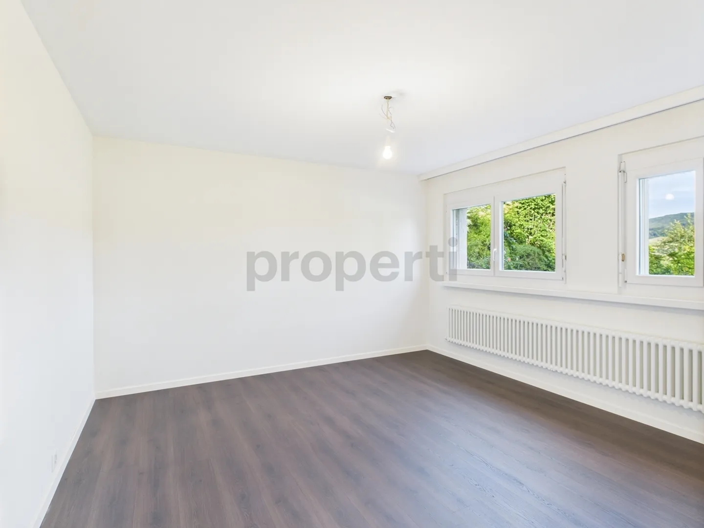 Einfamilienhaus mit Pool, Poolhaus & viel Umschwung - Foto 8 von 13