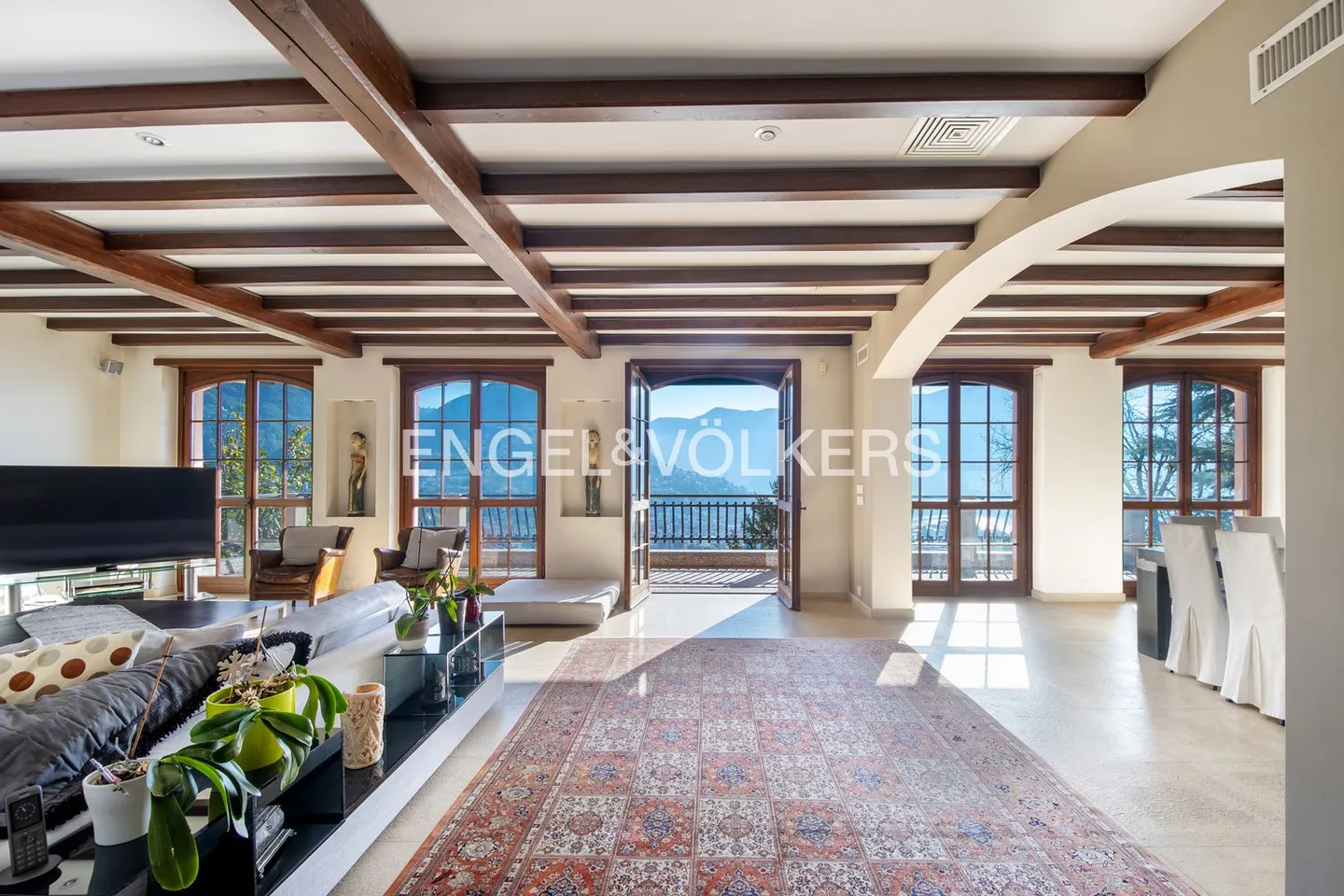 Villa prestigieuse avec vue imprenable - Photo 2 sur 13