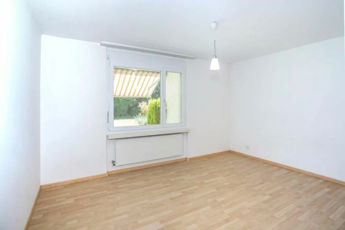 Appartement en rez-de-chaussée ensoleillé avec patio - Photo 6 sur 9