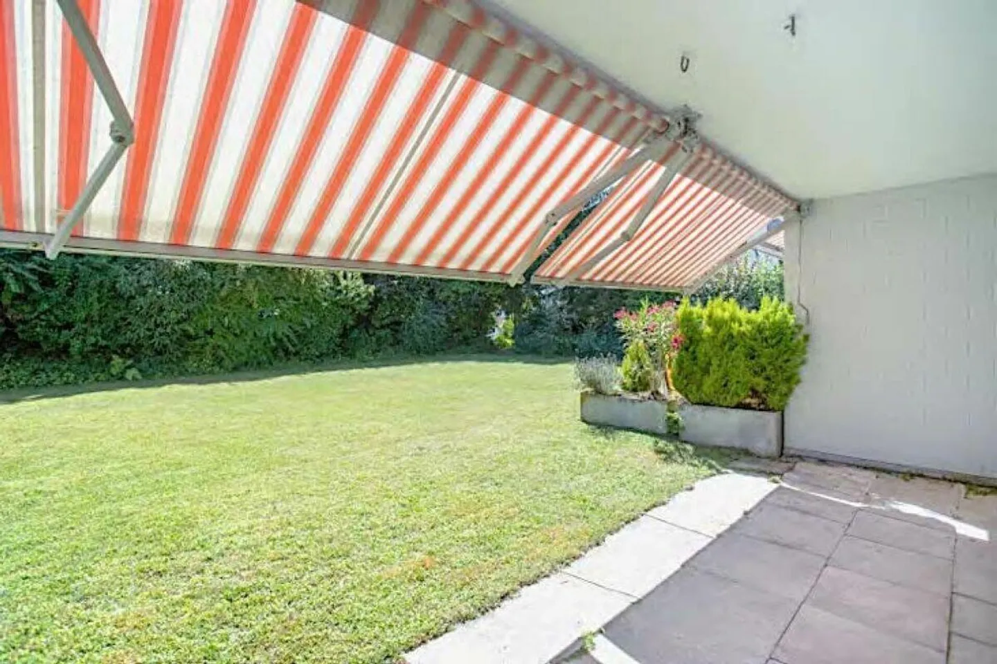 Appartement en rez-de-chaussée ensoleillé avec patio - Photo 9 sur 9