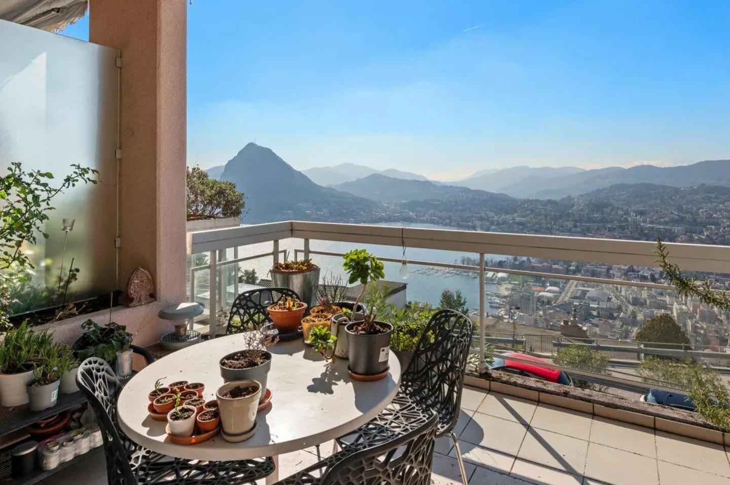 Aldesago 1.5 locali affittato con vista golfo di Lugano - Foto 1 di 12