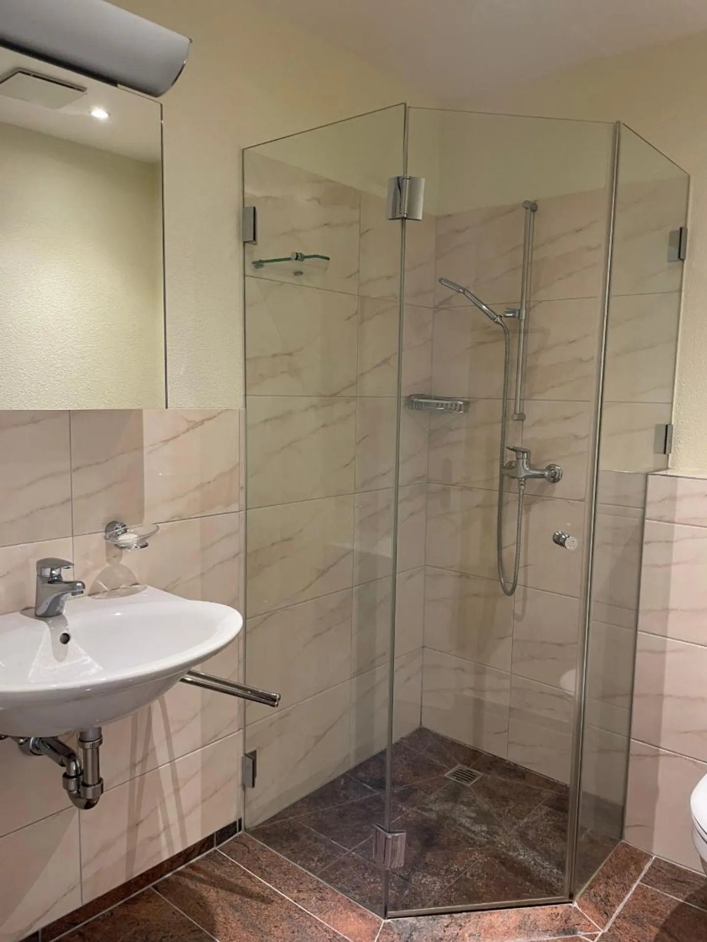 Appartamento con 3,5 stanze al 2° piano - Foto 5 di 7