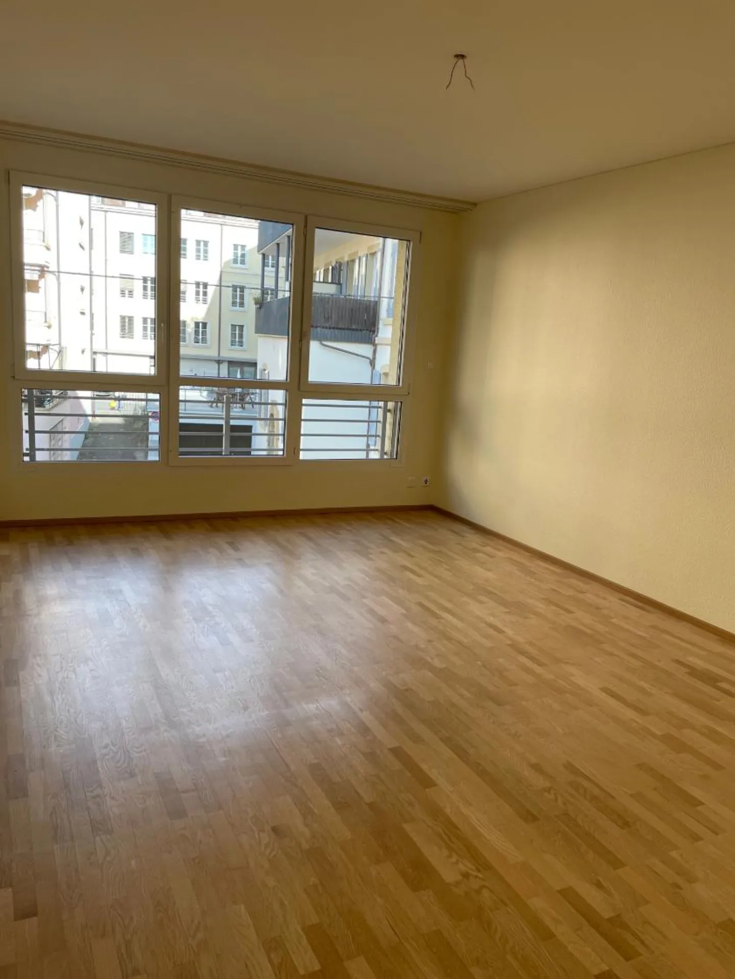 Appartamento con 3,5 stanze al 2° piano - Foto 3 di 7