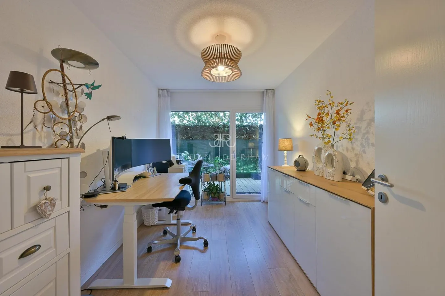 Charming apartment with garden - Photo 7 of 10