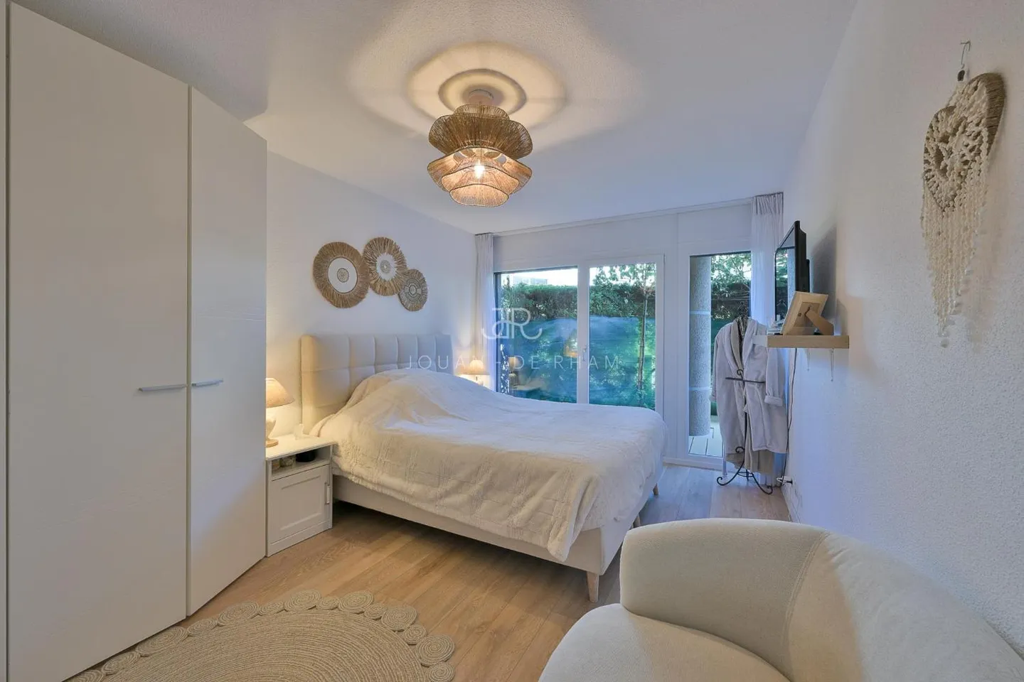 Charming apartment with garden - Photo 8 of 10