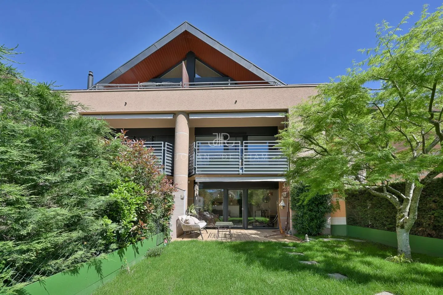 Charming apartment with garden - Photo 10 of 10