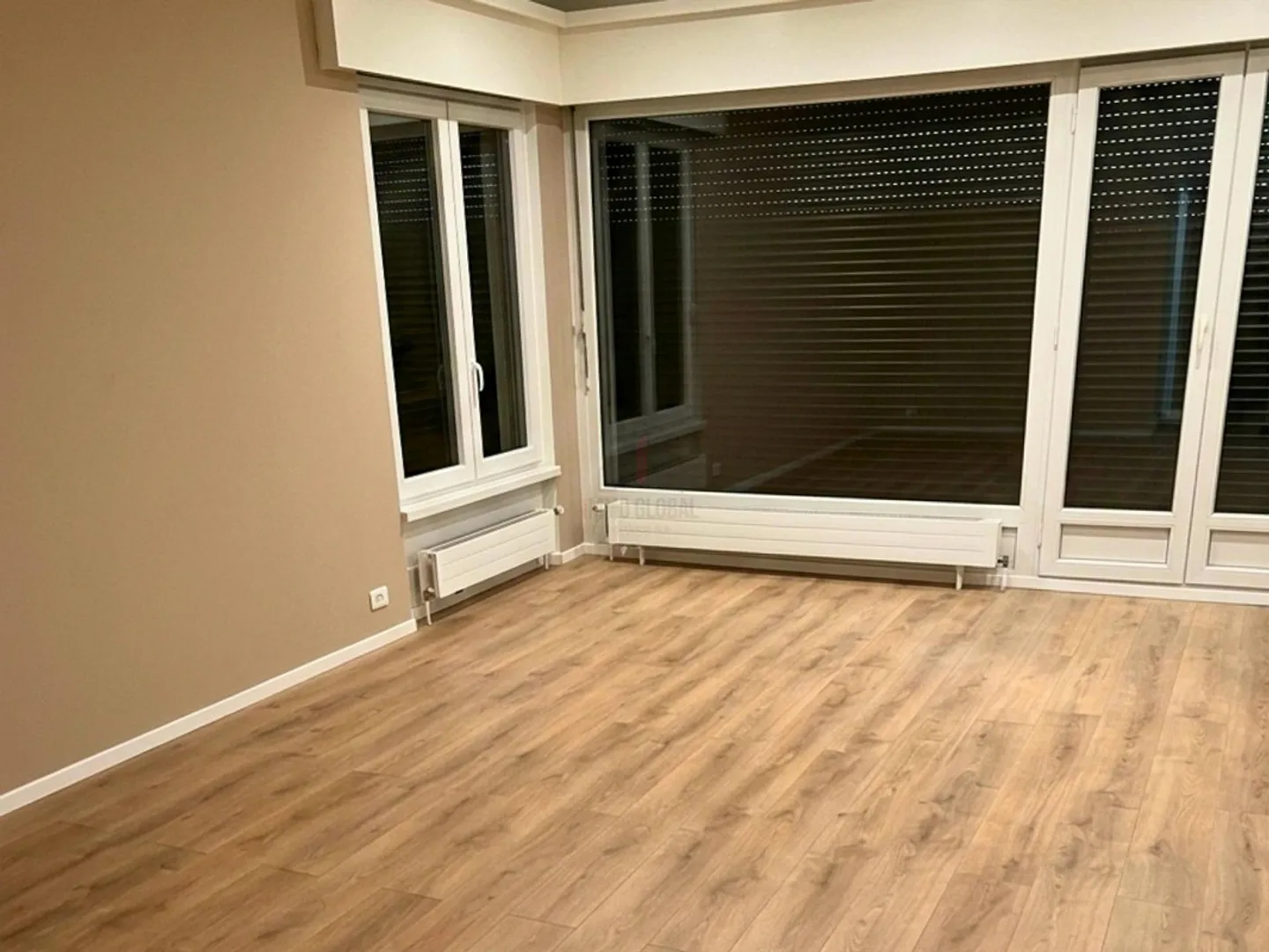 GREAT OPPORTUNITY WITH GUARANTEED INCOME IN EXCLUSIVE AREA - Photo 4 of 13