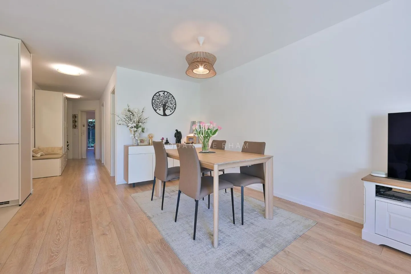 Charming apartment with garden - Photo 3 of 10