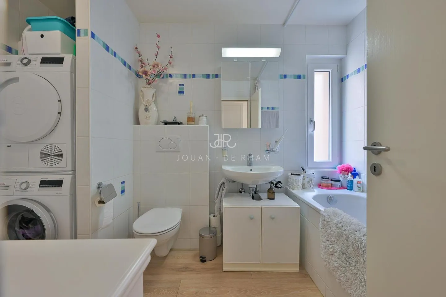 Charming apartment with garden - Photo 4 of 10