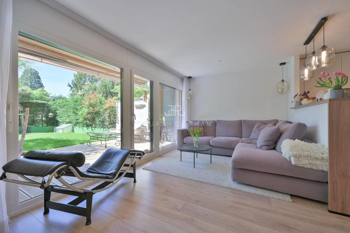 Charming apartment with garden - Photo 5 of 10