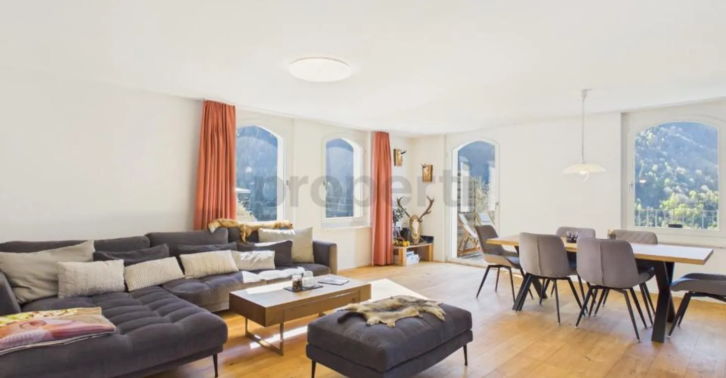 Appartement moderne de 2,5 pièces avec grand balcon à Rabius - Photo 1 sur 12