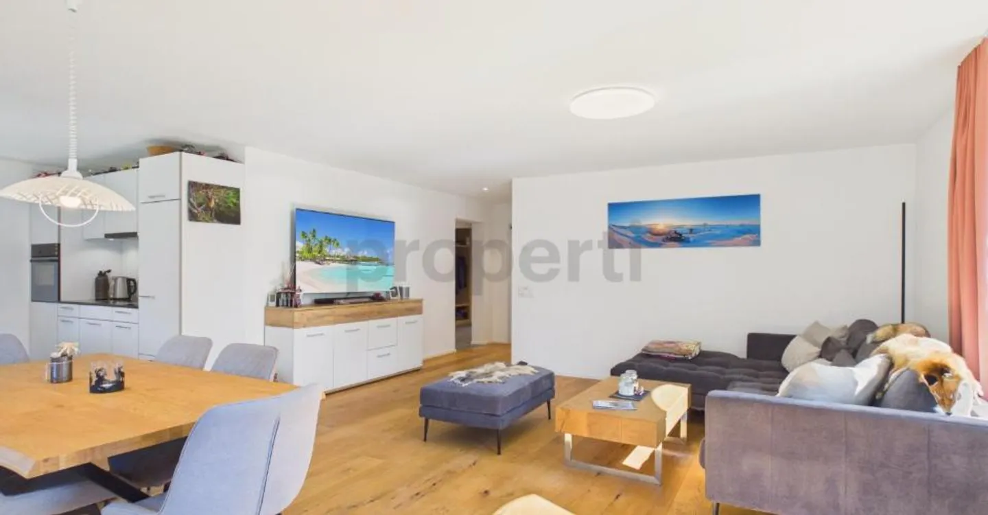 Appartement moderne de 2,5 pièces avec grand balcon à Rabius - Photo 2 sur 12
